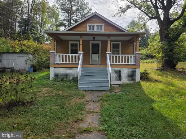 45 Pansy Ln, PAW PAW, WV 25434