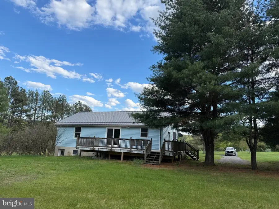 254 Old Mill Manor Dr, Berkeley Springs, WV 25411 - #2