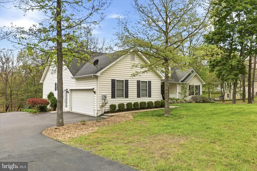 354 Cielo Ln, Berkeley Springs, WV 25411 - #2