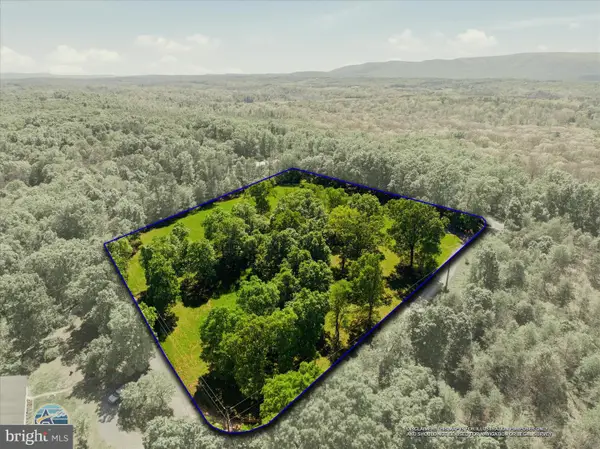 Forestview Drive, BERKELEY SPRINGS, WV 25411