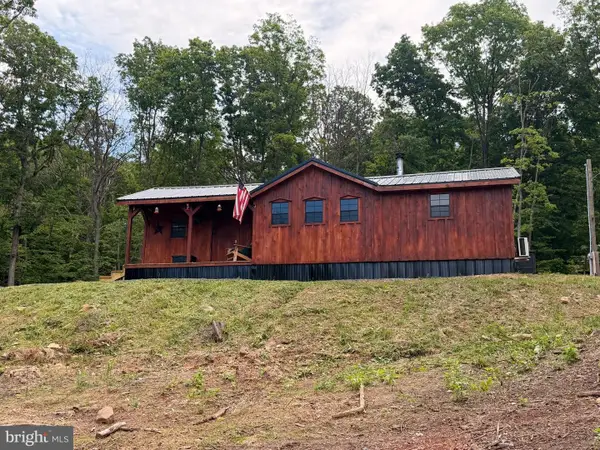 448 Chickloon Ln, GREAT CACAPON, WV 25422