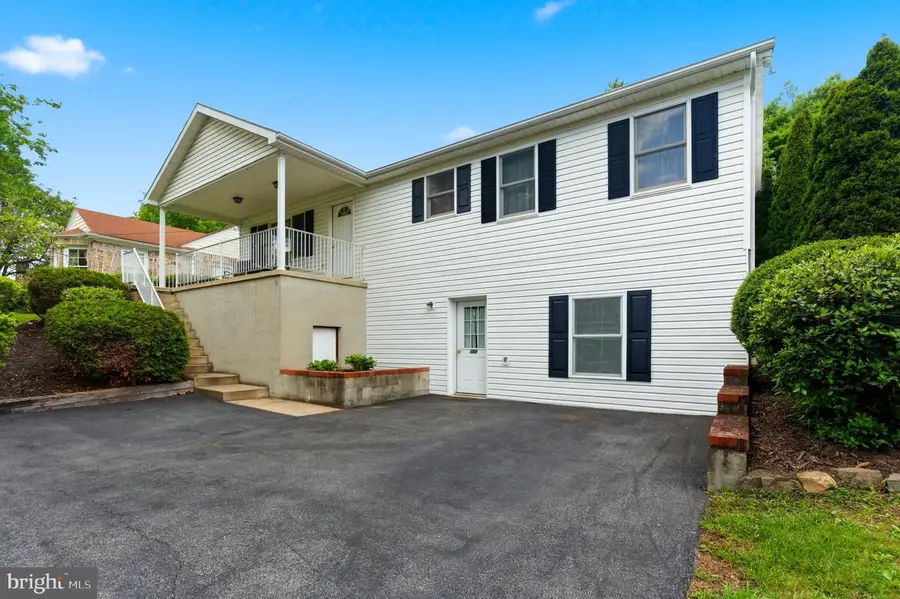 488 Harrison Ave, Berkeley Springs, WV 25411 - #2