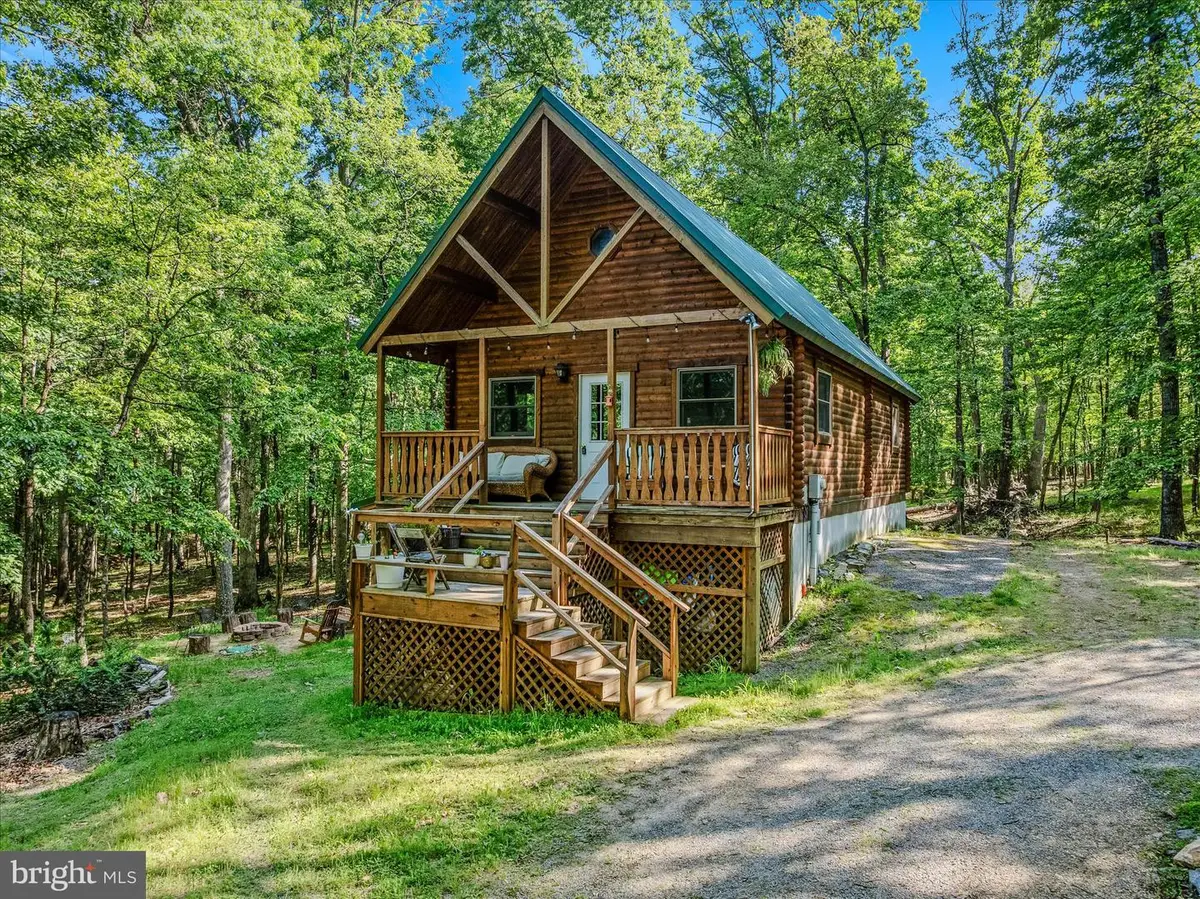 122 Honey Locust Ln, Great Cacapon, WV 25422 - #1