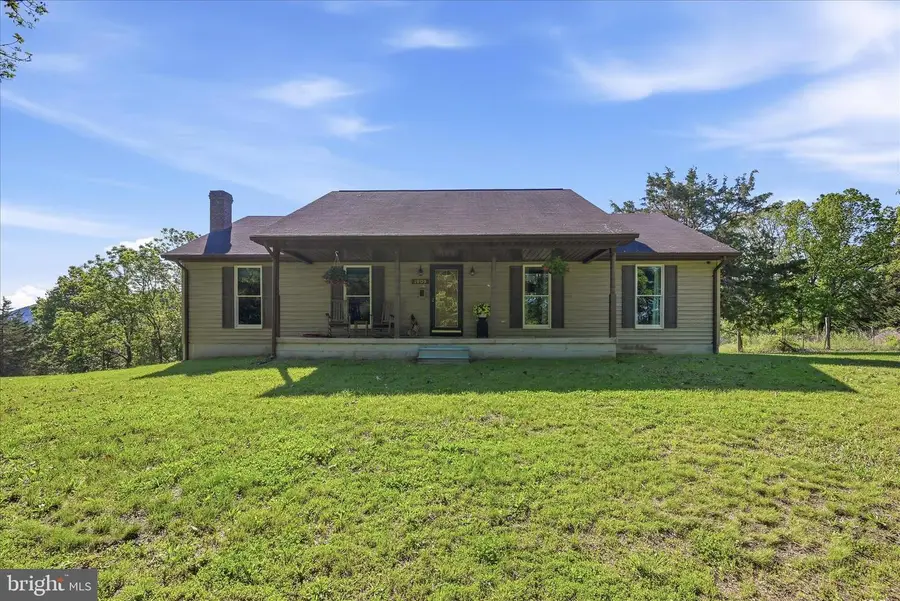 1909 Spohrs Rd, Berkeley Springs, WV 25411 - #2