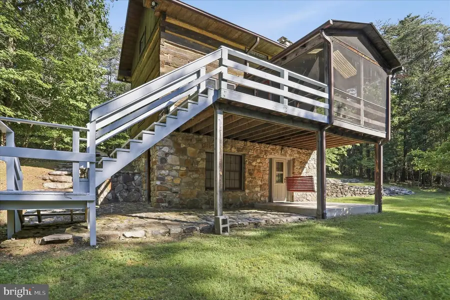 351 Whitetail Dr, Berkeley Springs, WV 25411 - #2