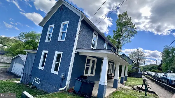 364 Wilkes St, BERKELEY SPRINGS, WV 25411