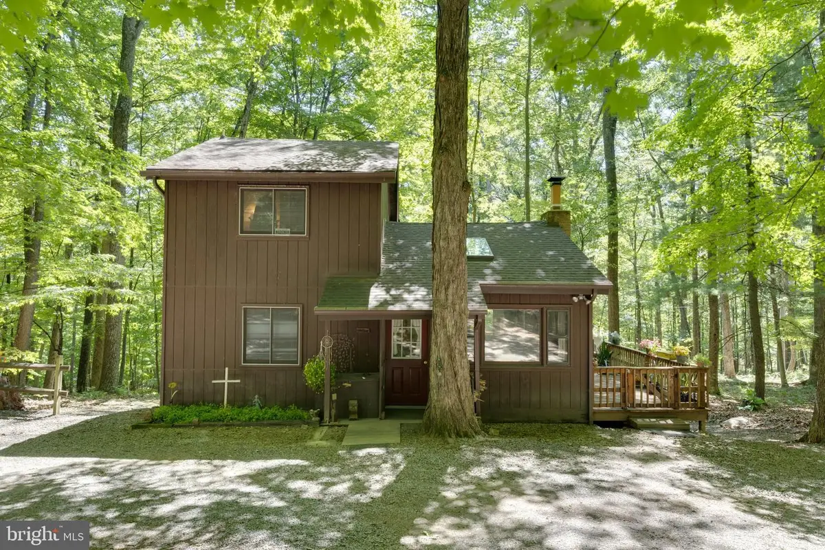 11 S Mountainside Dr, Berkeley Springs, WV 25411 - #1