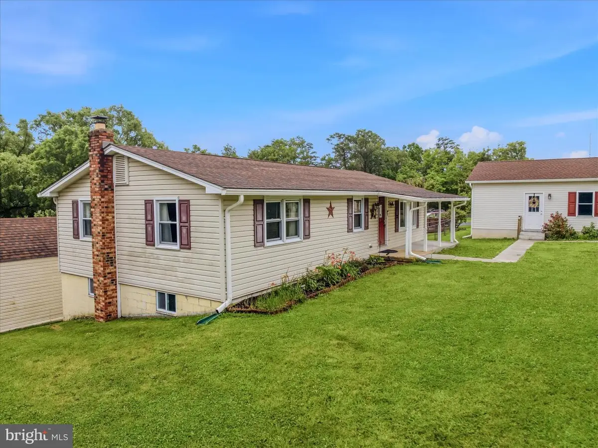 34 Morgan Ln, Berkeley Springs, WV 25411 - #1