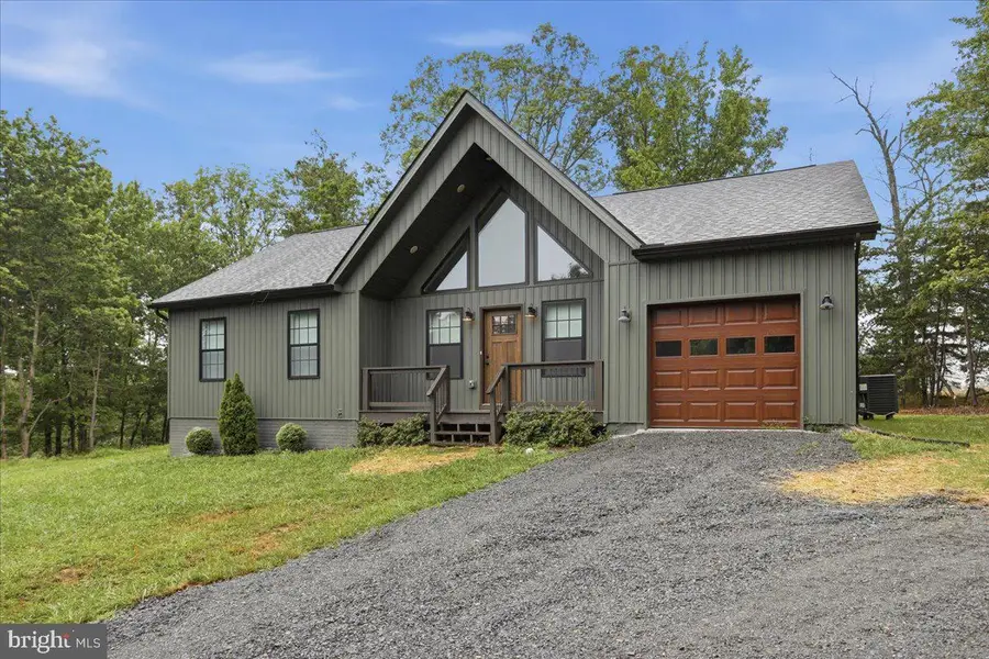 124 Medford Ln, Berkeley Springs, WV 25411 - #2