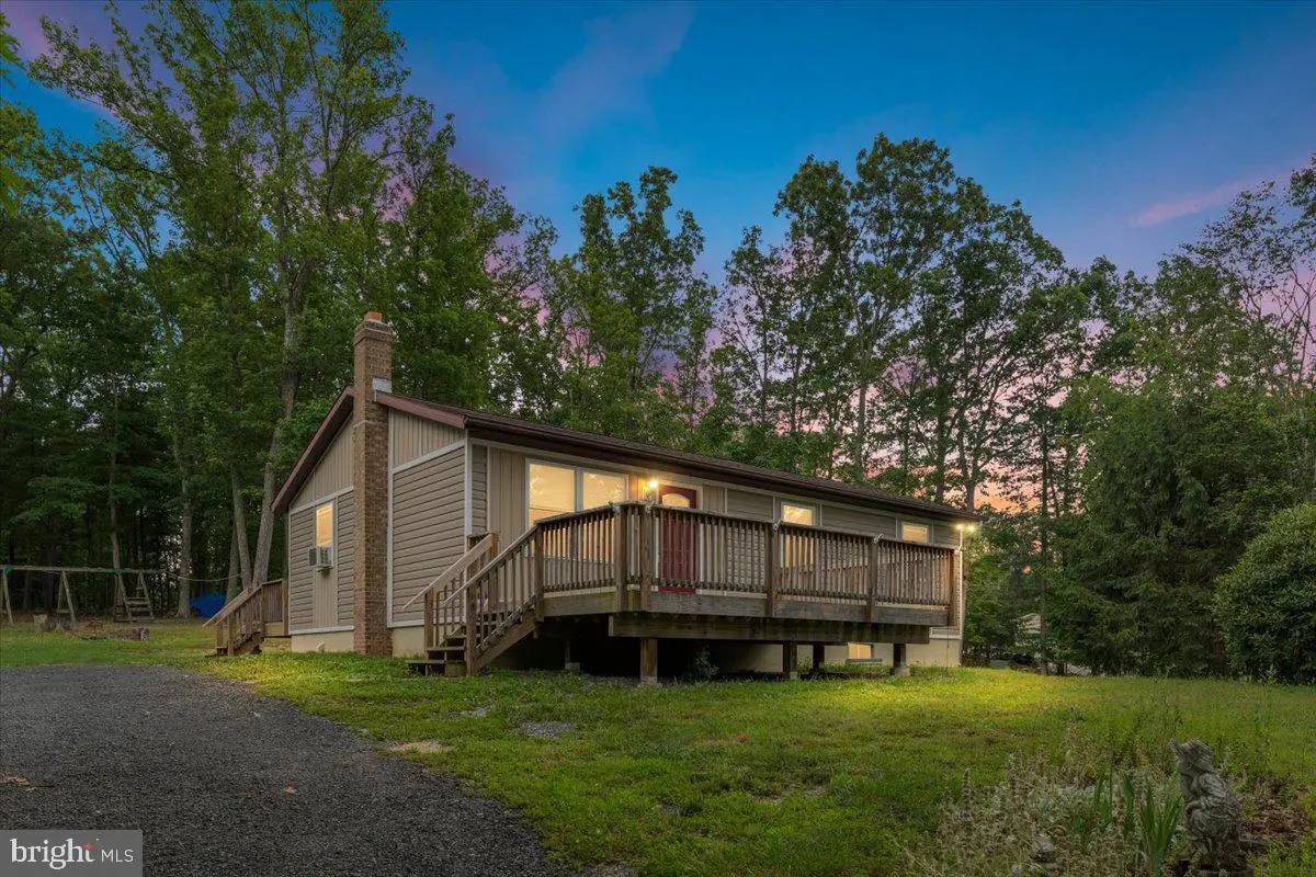 230 Swallow Pl, Berkeley Springs, WV 25411 - #1