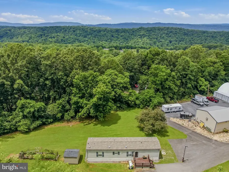 208 Barbeque Dr, Berkeley Springs, WV 25411 - #2