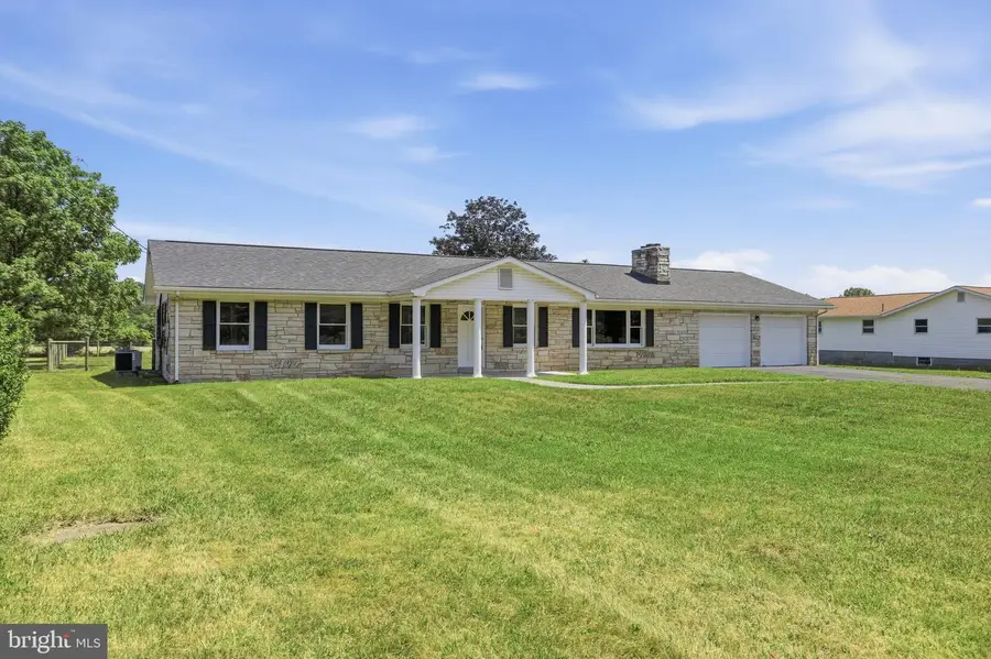 11195 Valley Rd, Berkeley Springs, WV 25411 - #2