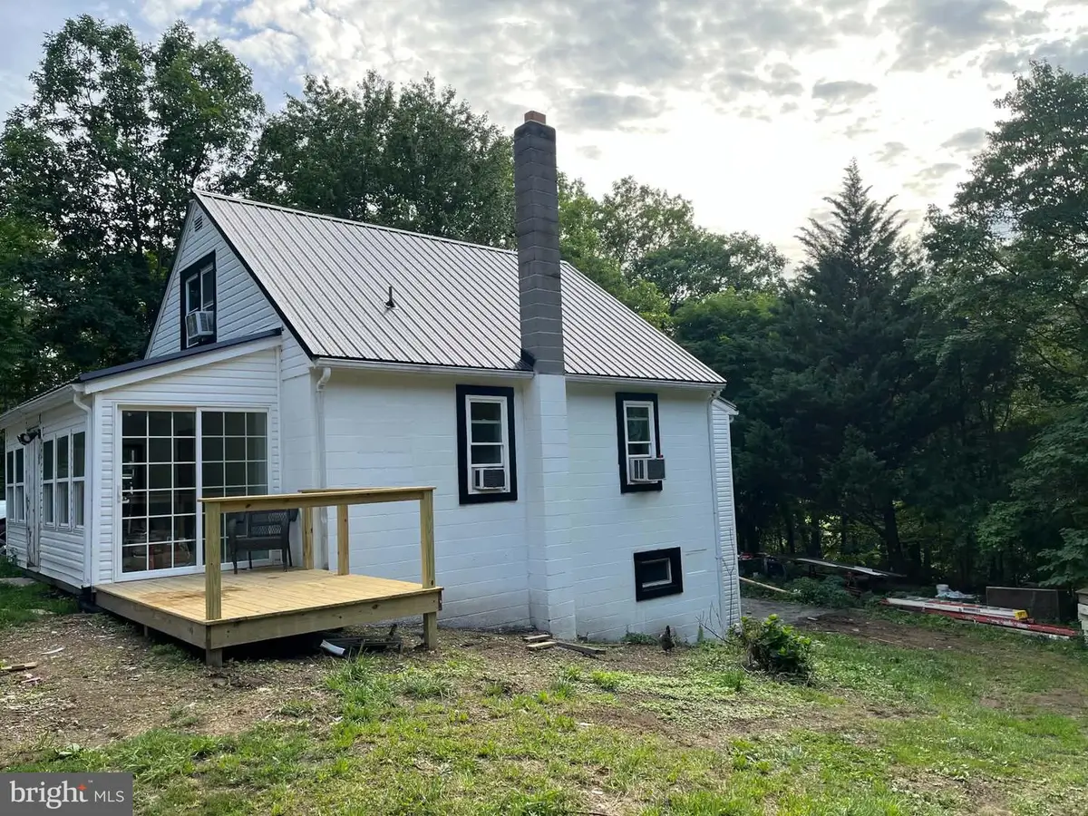 3267 Valley Rd, Berkeley Springs, WV 25411 - #1