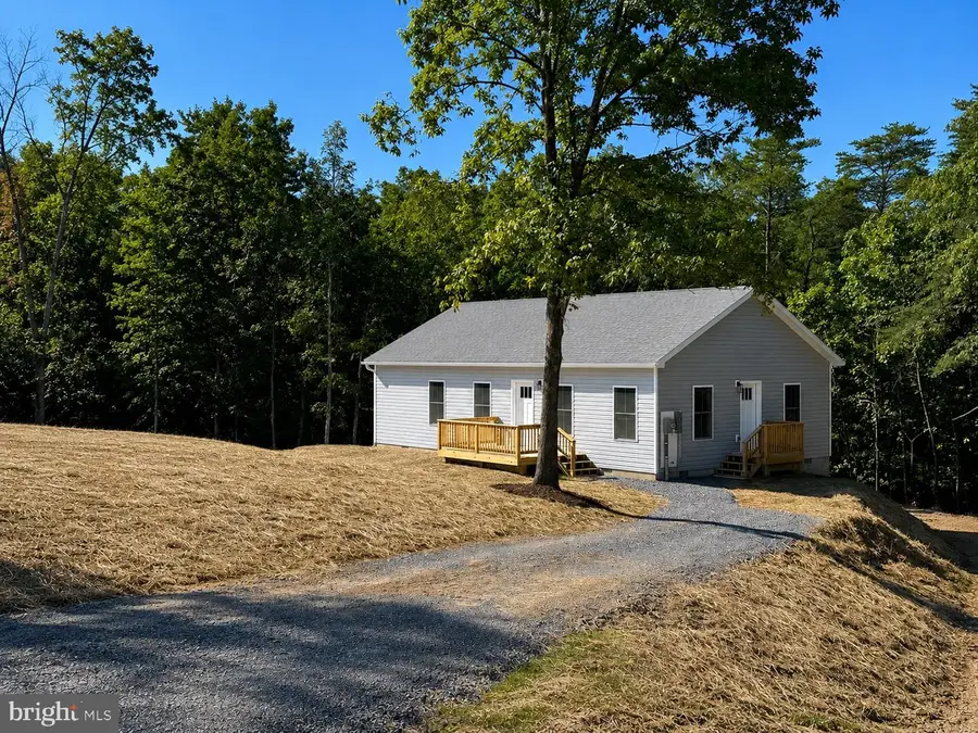 193 Young Ln, Berkeley Springs, WV 25411 - #2