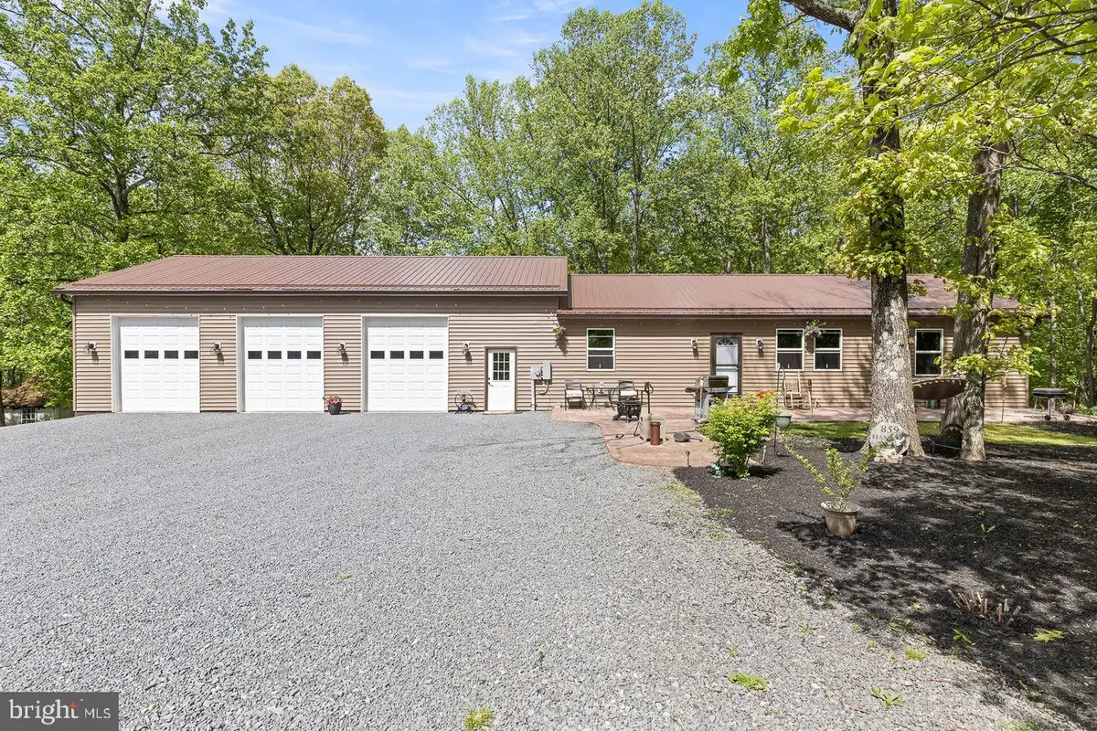 859 Hank Ln, Berkeley Springs, WV 25411 - #1