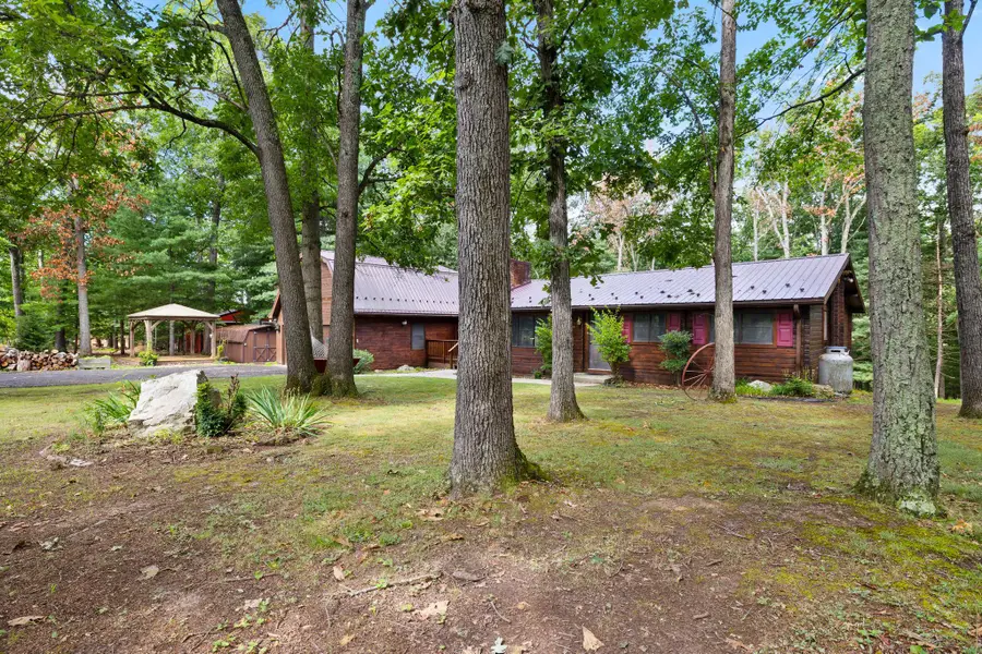 422 Clearfield Dr, Berkeley Springs, WV 25411 - #3