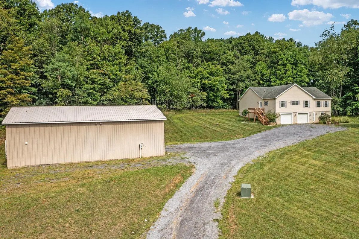 102 Zebra Ln, Berkeley Springs, WV 25411 - #1
