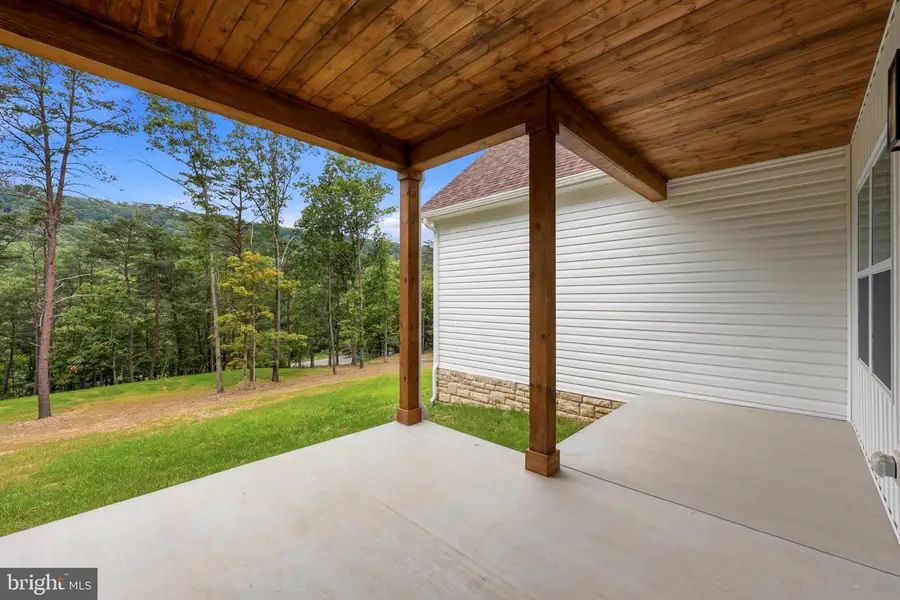 42 Spruce Ln, Berkeley Springs, WV 25411 - #3