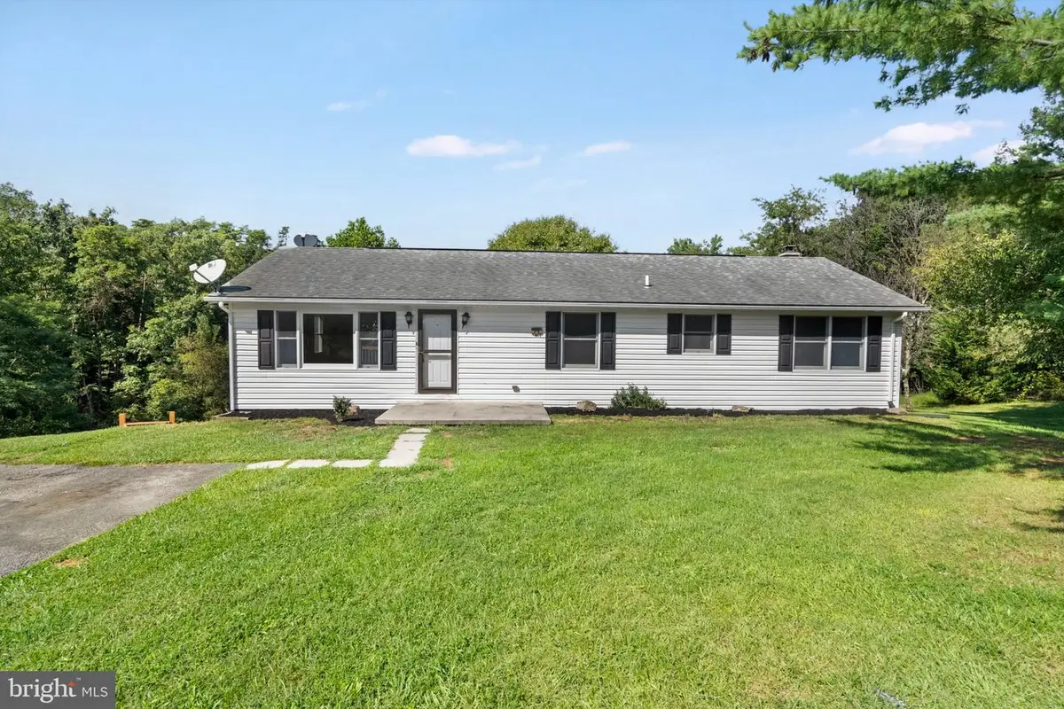 94 Bluejay Ct, Berkeley Springs, WV 25411 - #1