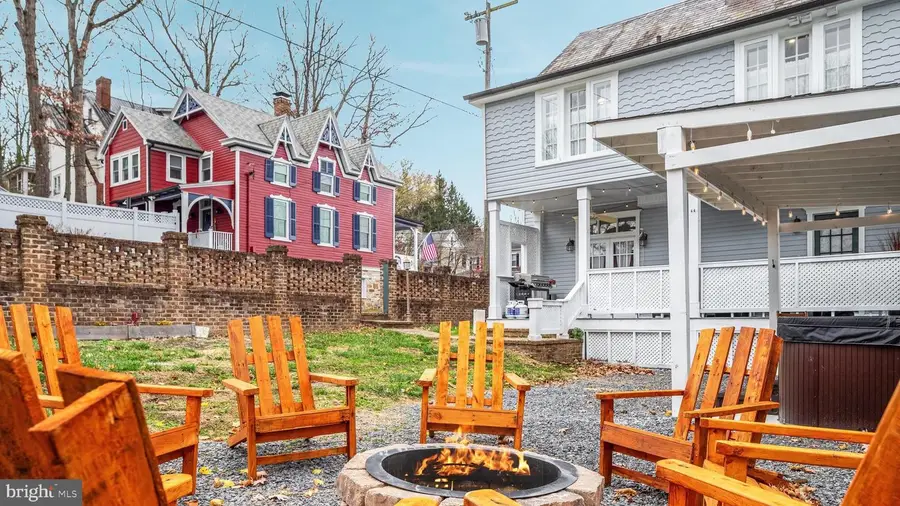 151 E Fairfax St, Berkeley Springs, WV 25411 - #3