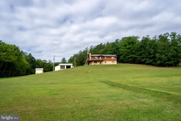 672 Creek Rd, BERKELEY SPRINGS, WV 25411