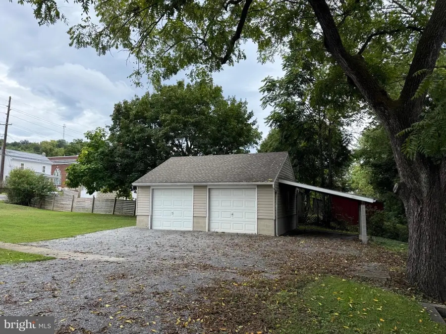 307 Harrison Ave, Berkeley Springs, WV 25411 - #3