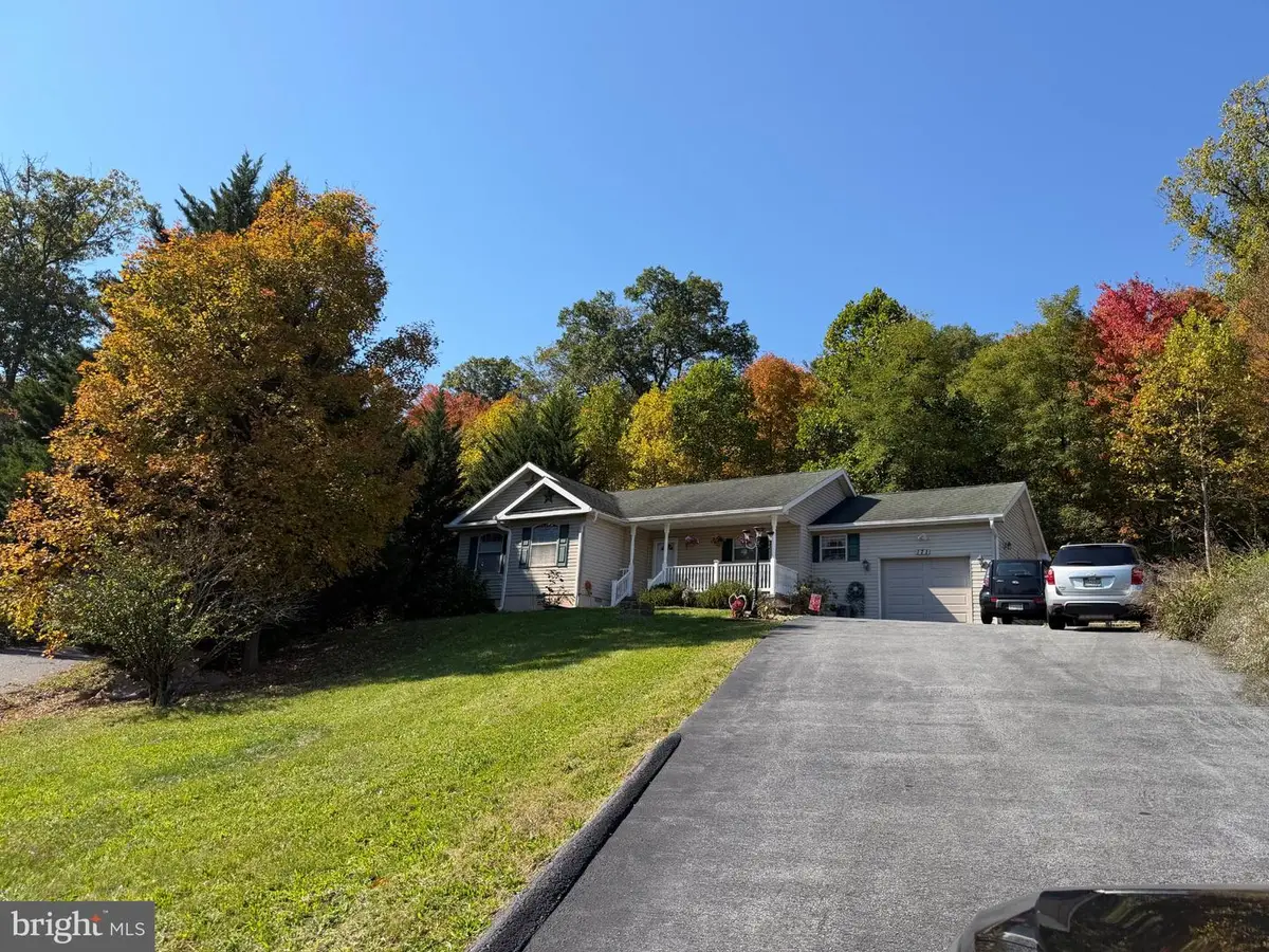 171 Southridge Dr, Berkeley Springs, WV 25411 - #1