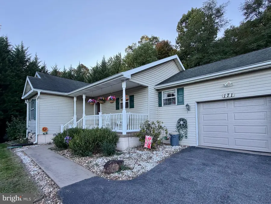 171 Southridge Dr, Berkeley Springs, WV 25411 - #2