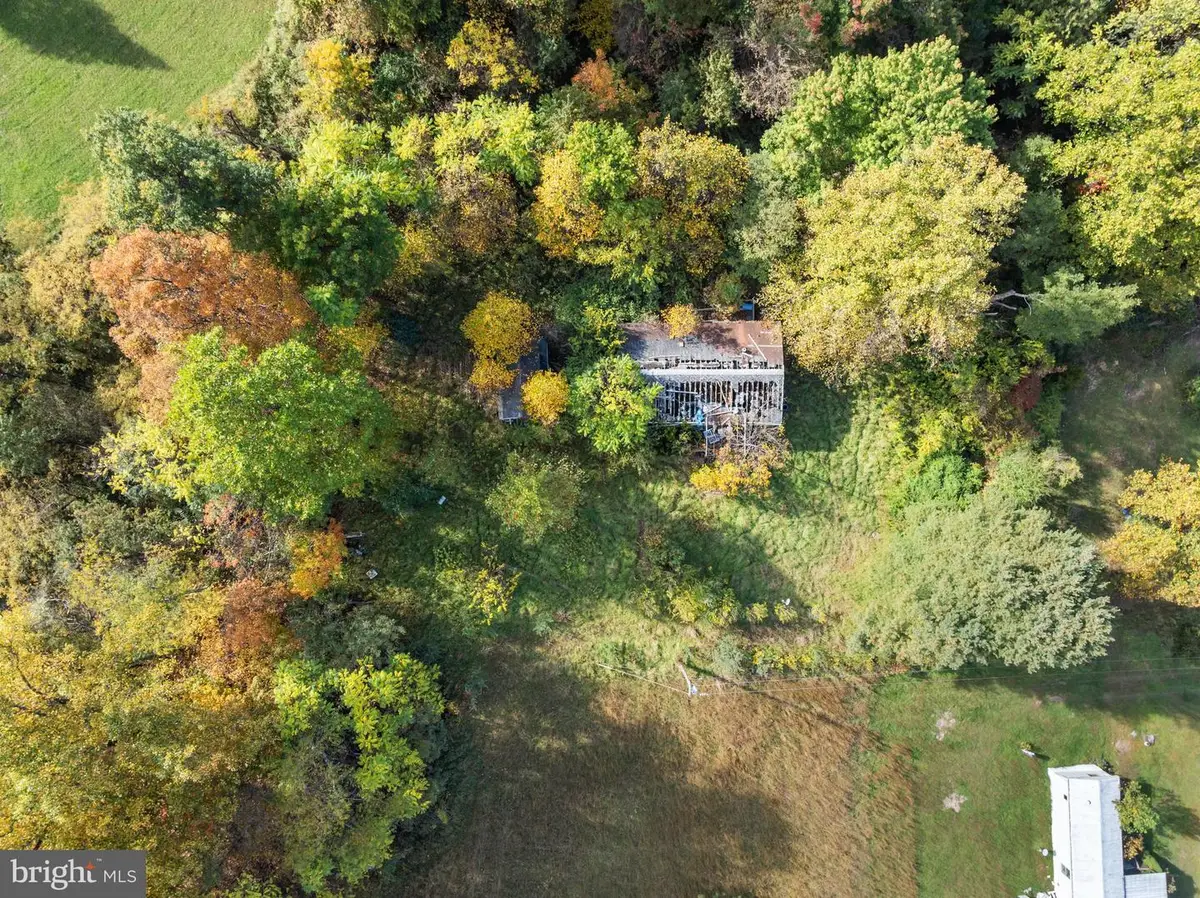 76 Choctaw Ln, Great Cacapon, WV 25422 - #1
