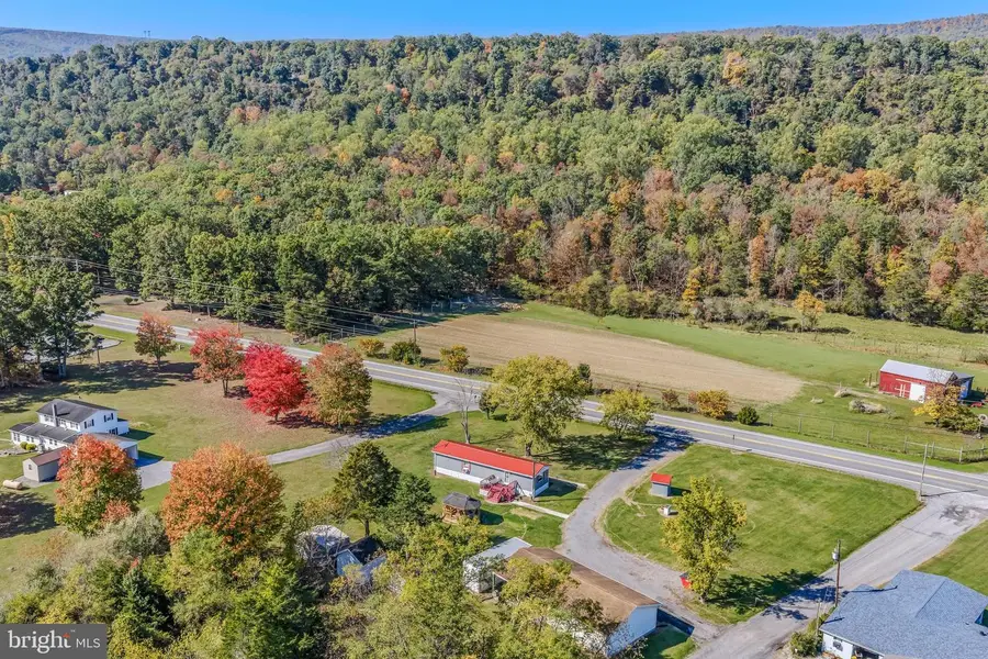 10801 Valley Rd, Berkeley Springs, WV 25411 - #2