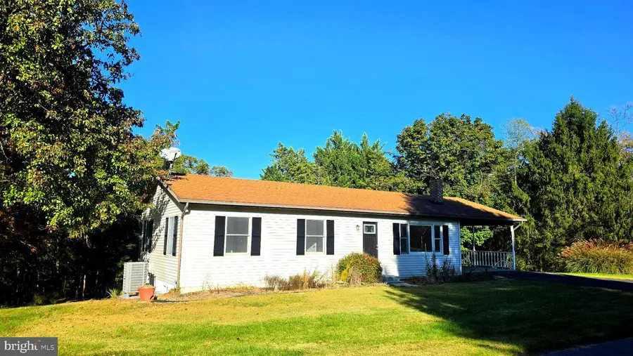 254 Sunset Dr, Berkeley Springs, WV 25411 - #2