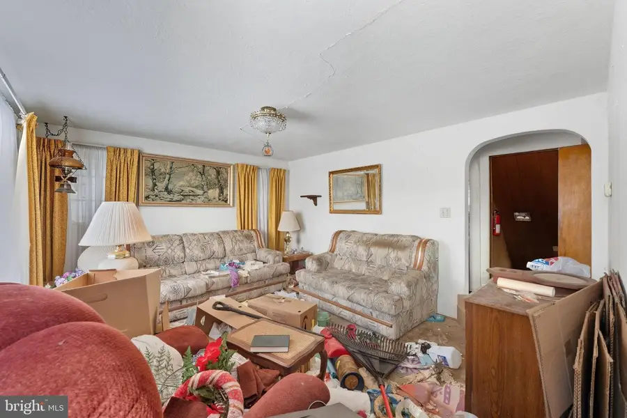 210 Roberts St, Fairmont, WV 26554 - #3