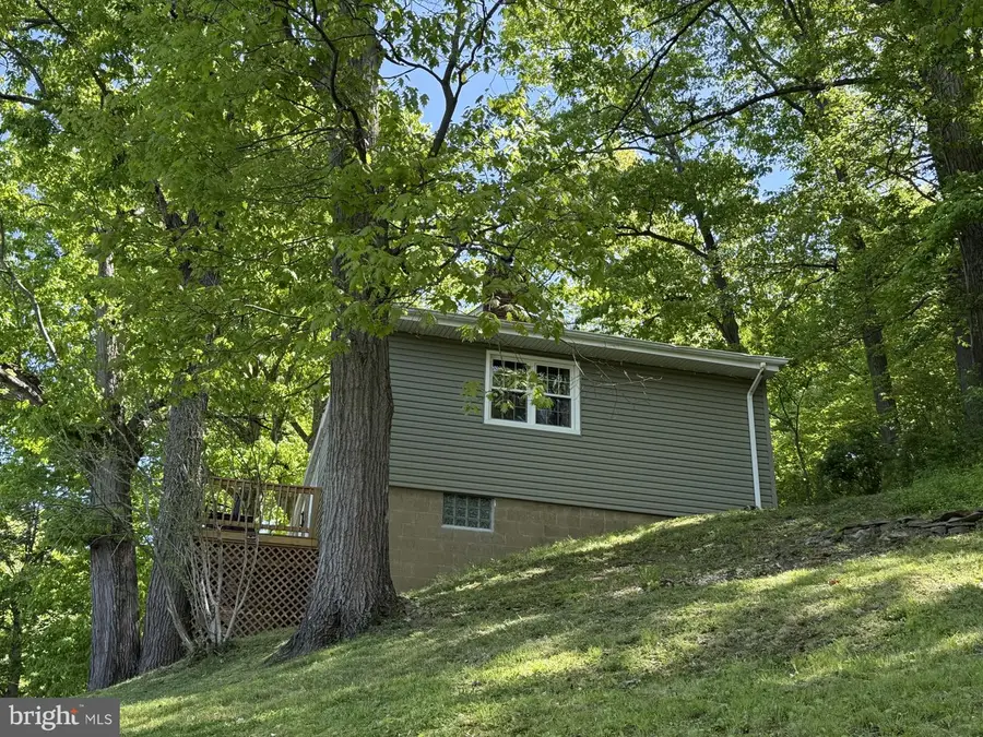 32 Fairfax Dr, Wheeling, WV 26003 - #2