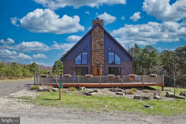 442 Grosbeak Dr, TERRA ALTA, WV 26764