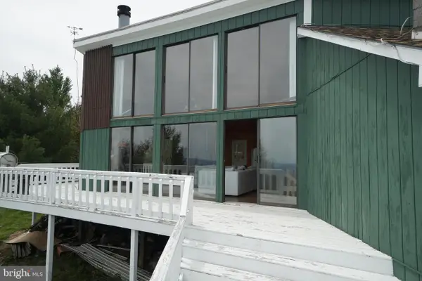 55 Burton Rd., FRANKLIN, WV 26807