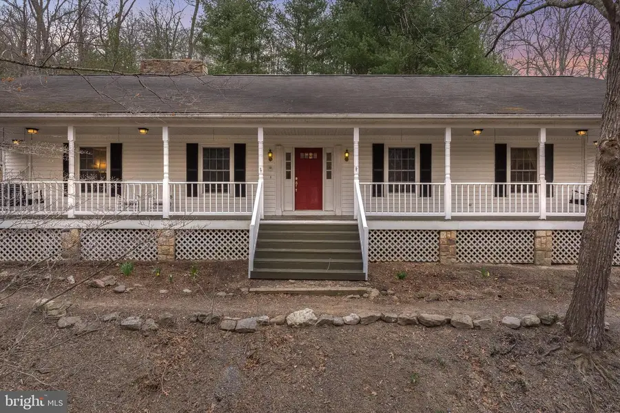 232 Oakmont Estates Dr, Franklin, WV 26807 - #2