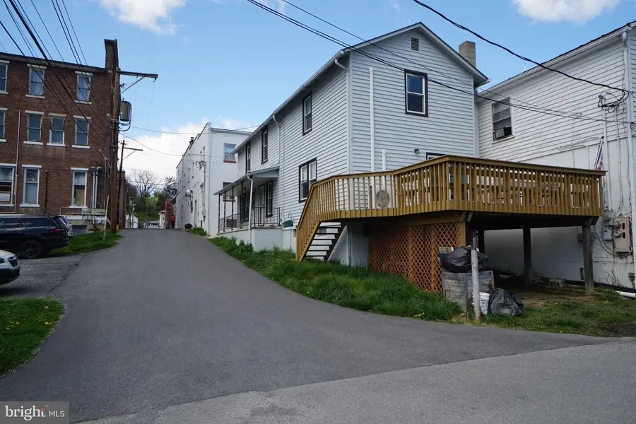 18 Spruce St, Franklin, WV 26807 - #3