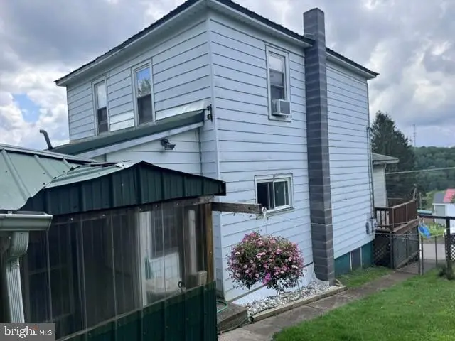 138 Brown St, Thomas, WV 26292 - #2