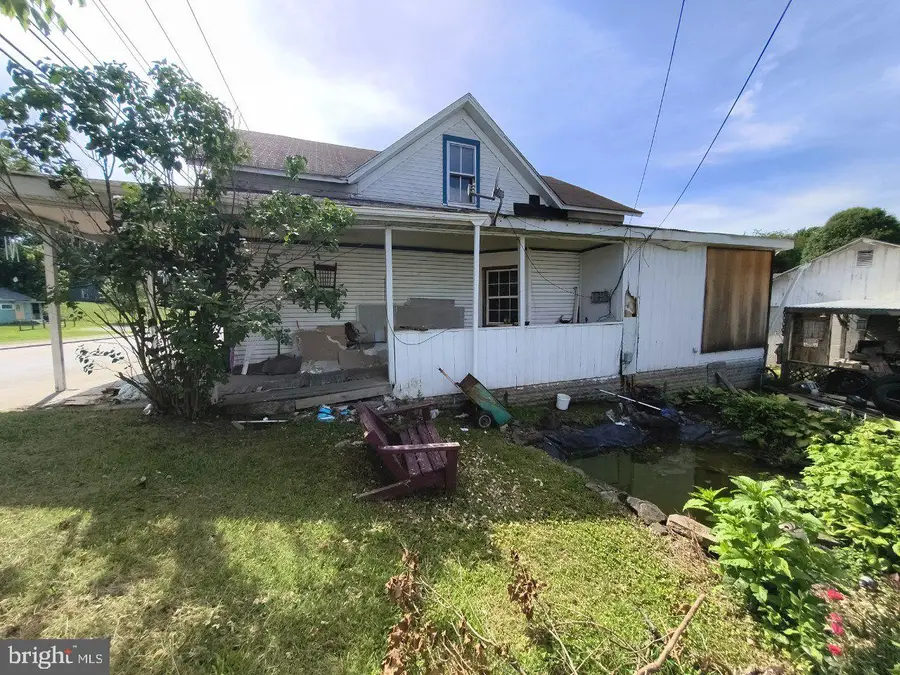216 Juliana St, Elizabeth, WV 26143 - #2