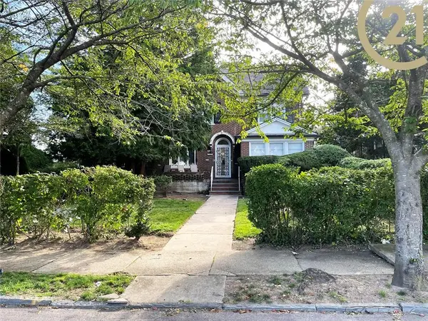 1118 Bay 24th Street, Far Rockaway, NY 11691