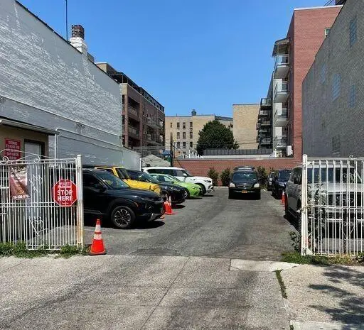 165 Avenue O, Brooklyn, NY 11204 - Image #3