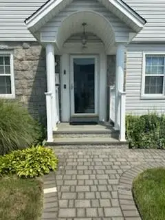 7 Hopatcong Avenue, West Hempstead, NY 11552