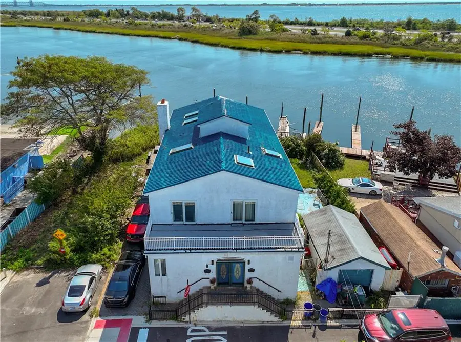 8 Post Court, Brooklyn, NY 11229 - Image #2