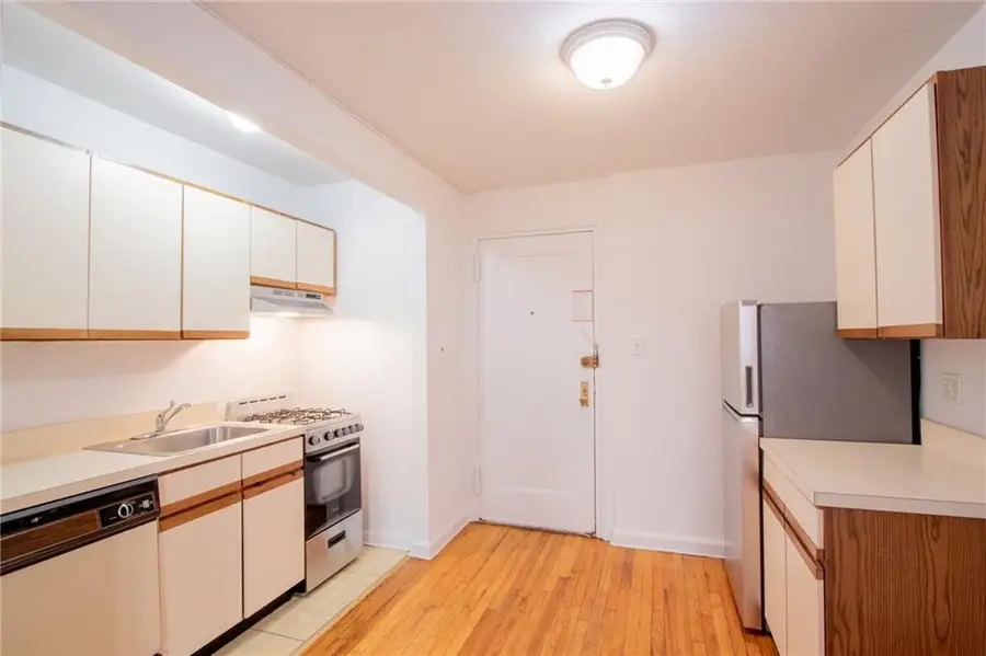 15 Oliver Street #4C, Brooklyn, NY 11209 - Image #3