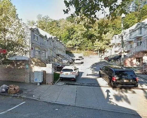 28 Maxie Court, Staten Island, NY 10304 - Image #1
