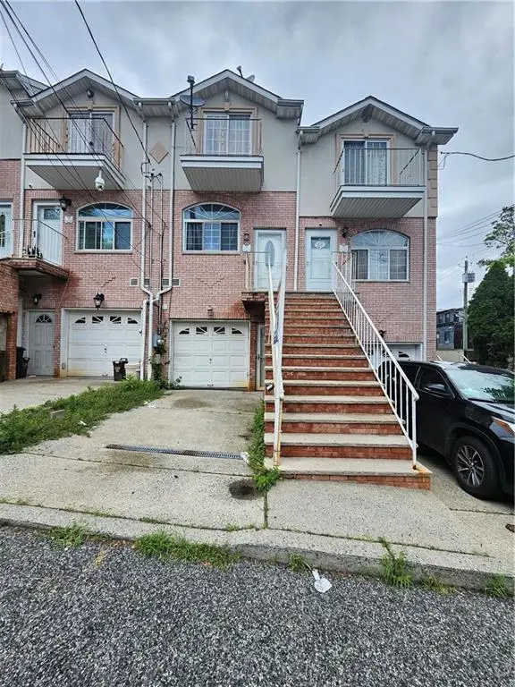 17 Maxie Court, Staten  Island, NY 10304