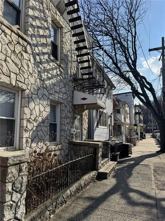 109 Monroe Avenue, Staten Island, NY 10301 - #2
