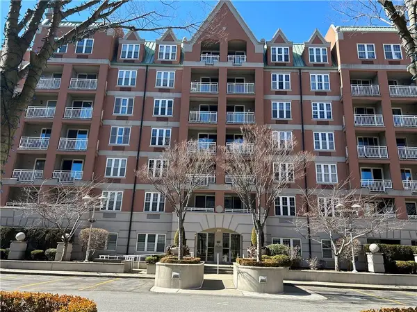 150 Oceana Drive #1B, Brooklyn, NY 11235