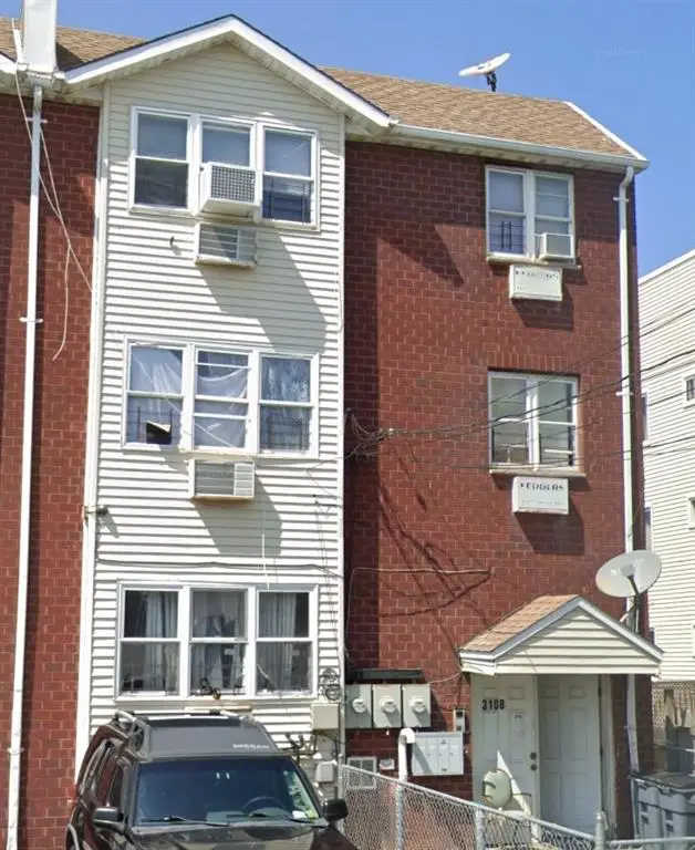 31-08 Seagrit Avenue, Far Rockaway, NY 11691 - Image #3