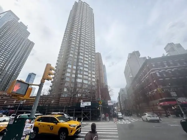 500 West 43rd Street #21E, Manhattan, NY 10036